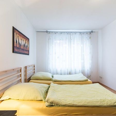 Ferienwohnung Neuss Buitenkant foto