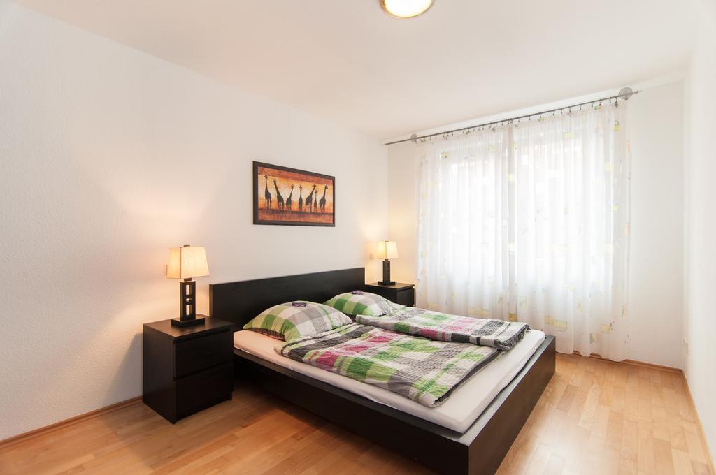 Ferienwohnung Neuss Kamer foto
