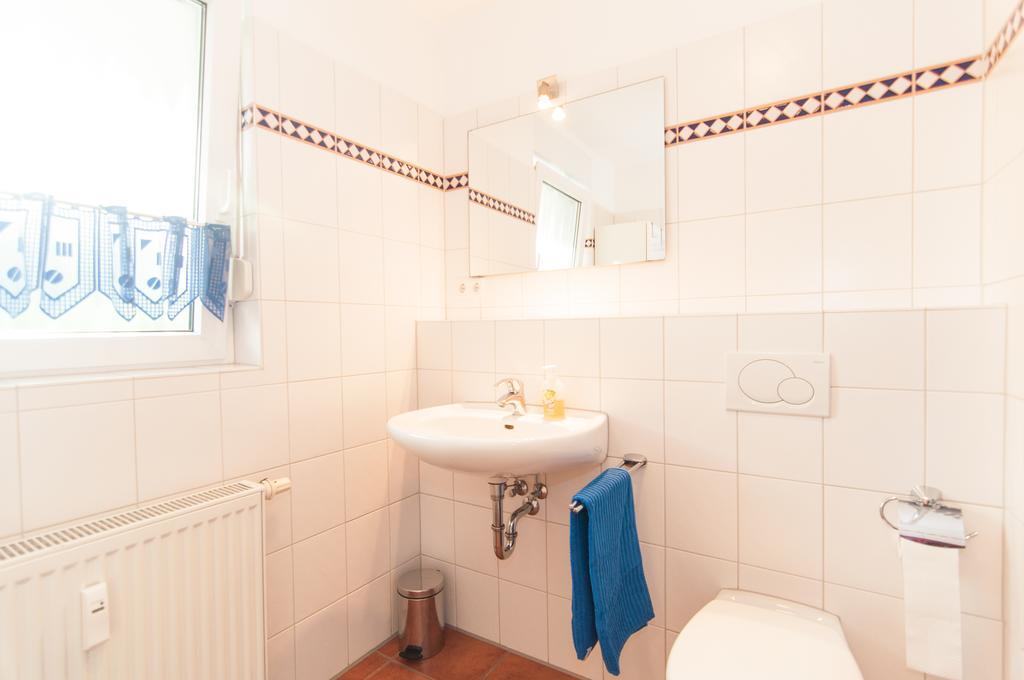 Ferienwohnung Neuss Kamer foto