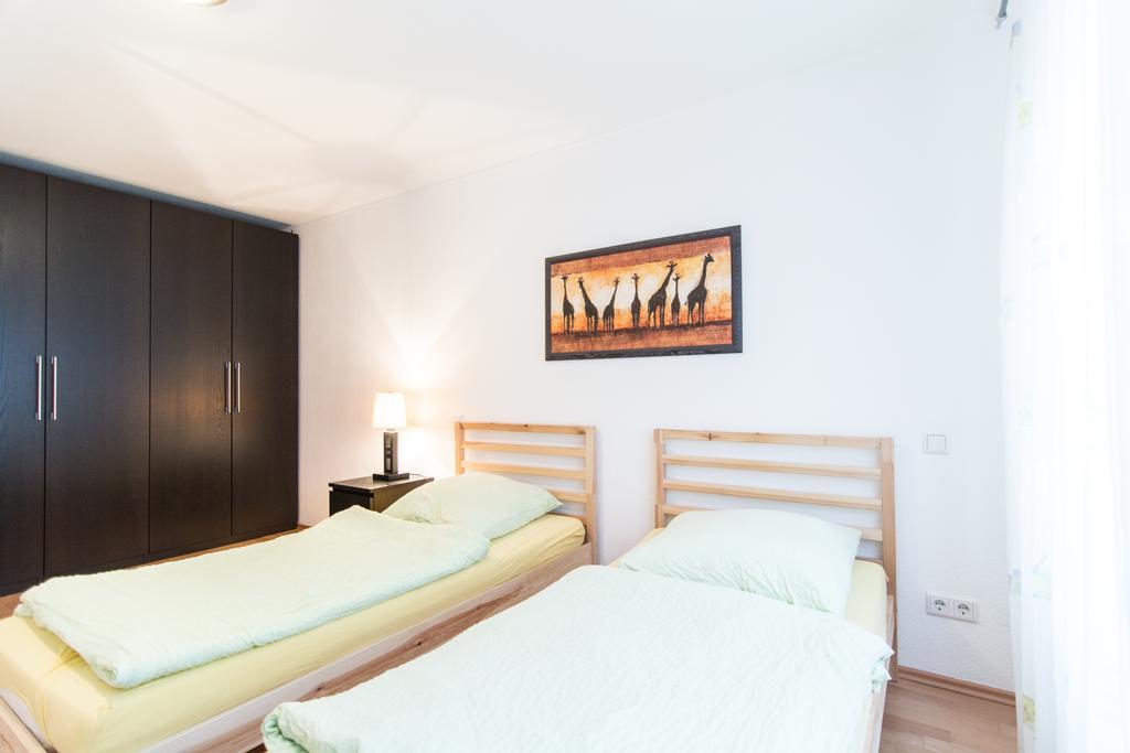 Ferienwohnung Neuss Buitenkant foto